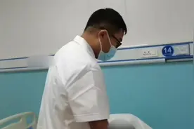 6岁孩子腋下红疹，医生：这是反向型银屑病