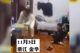 娃哭闹不停，宝妈情绪崩溃瞬间暴怒，旁人反应令人唏嘘！