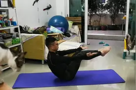 跟练30分钟晨间瑜伽 - 唤醒瑜伽，感受你的最佳状态视频封面