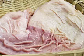 猪肚想要好吃关键在于清洗，不要只会撒盐加醋，这样洗干净无腥味视频封面