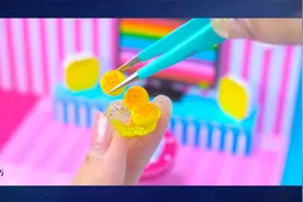 迷你厨房来了，制作带有厨房，卧室，浴室，客厅，水族们的别墅。视频封面