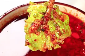 春日美食家：揭秘火锅店蘸料汁做法，青菜都能比肉更好吃