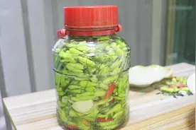 湘南人腌泡辣椒的详细做法，简单易学，不生花不易坏，酸辣又开胃