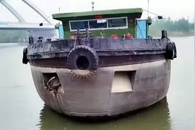 用1200吨船接人是何体验？船妹子到家连忙看望生病母亲，太孝顺了视频封面