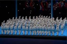 一起回顾北京2022年冬奥会闭幕式上 童声合唱《我和你》