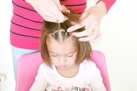 简单好看的女宝宝法式刘海编发教学，这是我家闺女最喜欢的发型！