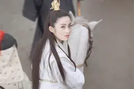 香港这部电影聚集了老演员邱淑贞, 周慧敏, 张敏, 翁慧德四大美女视频封面