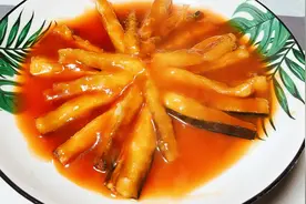 茄子与番茄酱搭配，一口酥一口软，甜而不腻，做法简单家人爱吃