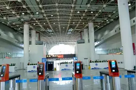 湛江徐闻港正式通航 到海南仅需1小时视频封面