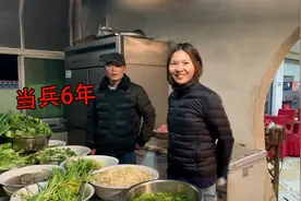 妹子穷游川藏线，在西藏开饭馆挣不挣钱？听干了20年的老板怎么说视频封面