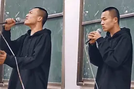 高中男生教室唱《纸短情长》火了，一开口秒杀原唱，太惊艳了