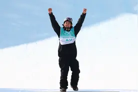 一起回顾苏翊鸣在北京2022年冬奥会上的夺冠瞬间！视频封面