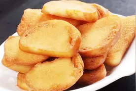 馒头干别直接下锅炸，多加这1步，外酥里嫩，比肉夹馍还解馋，香