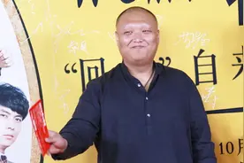 还记得《夏洛特烦恼》中的陈凯吗？颜值低却有才，拍摄时才20几岁视频封面