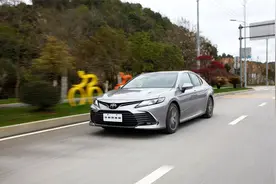 丰田全新智行安全TSS之DRCC动态雷达巡航控制系统在新款凯美瑞视频封面