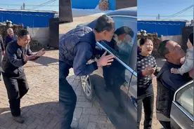 隔辈亲！爷爷见孙子回家过年，开心到小跑迎接，忍不住隔车窗亲娃视频封面