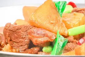 天冷如何做一道红焖羊肉，不膻不柴温补驱寒，比清炖香视频封面