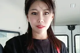 女司机说说为啥去外地买新车，大通v80驾驶体验咋样，油耗啥情况