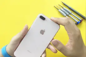 iPhone8P摄像头物理损坏，打开相机出现条纹阴影，只能更换了视频封面