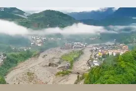 汶川暴雨已致8死26失联 航拍直击汶川三江镇灾后现场