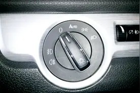 大众车型的前后雾灯怎么开？很多新手不会用，现场演示教你很简单