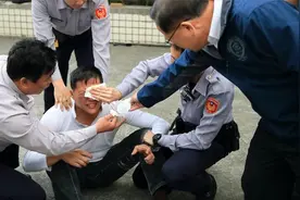 实测防狼喷雾，确实是个人防卫最好的选择！视频封面
