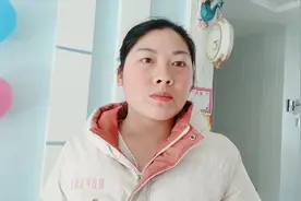 熊孩子把家都染成蓝色，小朱崩溃了，瓷砖地板怎么去除色精颜色？