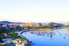 实拍三线城市山东省威海，看看这座沿海开放城市，城市建设怎么样视频封面