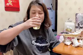 160斤胖妞如果真的嫁不出去了，以后每天陪在父母身边，生活惬意视频封面