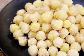 家里吃不完的莲子，尝试两种新鲜吃法，真的太好吃了视频封面