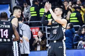 杨鸣当年有多帅？玉面书生场上不惧对抗 高举冠军鼎职业生涯圆满视频封面