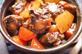 红烧牛尾 问世间牛尾为何如此好吃？直叫人口水长流