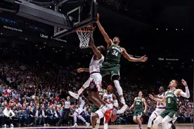 【球星集锦】关键三分杀死比赛！字母哥得到19分19篮板8助攻3封盖视频封面