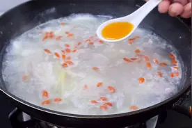 广东人一年四季喝不腻的一锅生滚汤，教你正宗做法，简单好喝营养