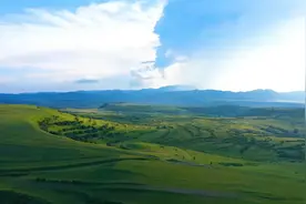 空灵哨笛纯音乐《走过群山》，犹如来到了世外桃源