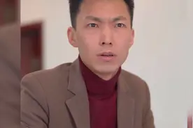 女友朋友圈发异性亲密照片，引男友生气当场质问，结局令人无奈视频封面