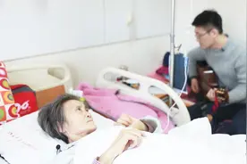 粪袋尿袋整天挂在身上，简直就是“活”死人，癌症压得人喘不过气