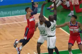 NBA精彩回顾：塔克·法尔空中拦截威少，绿军反击布朗飚追身三分视频封面