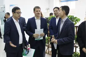 乌克兰专家月薪3千多，却被要求谈奉献？中国出手，大量人才入华视频封面