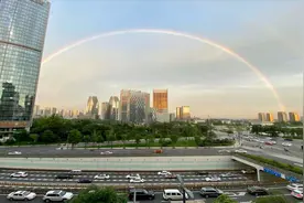 风雨之后见美景！成都上空出现双彩虹 网友：快来许愿