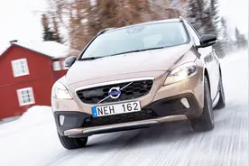 2.0T+8AT的沃尔沃S60L，仅售20万，为啥还是卖不动？车主：养不起