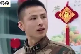 边防战士八年未能回家，妈妈悄悄探望，最后让无数网友落泪