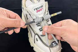 今天才知道，懒人系鞋带这么简单，好看又不容易松，这方法太棒了