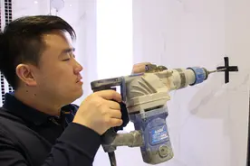 自己在瓷砖打眼怕打烂瓷砖,钻头总是打滑?试试这个办法！视频封面