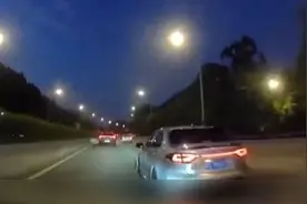东莞一路怒司机变道不成恶意别车，交警：记4分罚300元