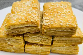 喜欢吃面粉的要收藏，教你做脆饼，层层薄如纸，酥香多层直接掉渣视频封面