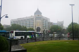 5月5号上午杭州市区突然下起了大雨，街道变成了这样视频封面