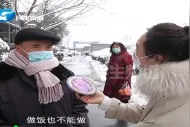 河南郑州：小区突然停电，电力公司周末紧急加班抢修