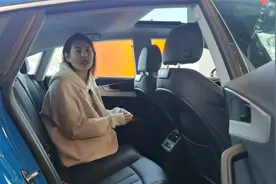 奥迪A5后排人性化设计