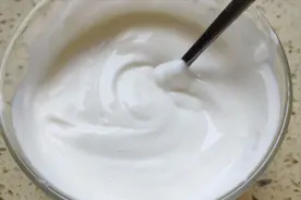 家庭自制酸奶，告诉你牛奶和糖的最佳比例，让酸奶有最佳口感视频封面